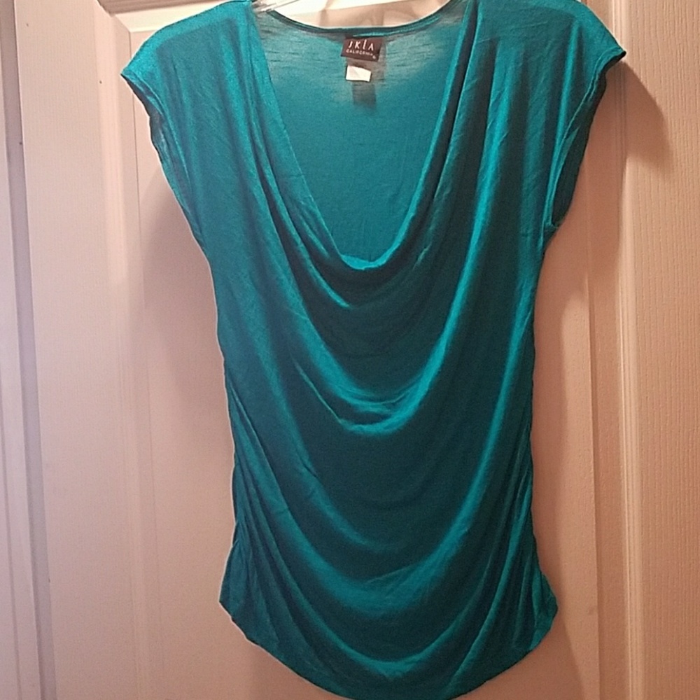 ❌SOLD❌Cute teal women's top